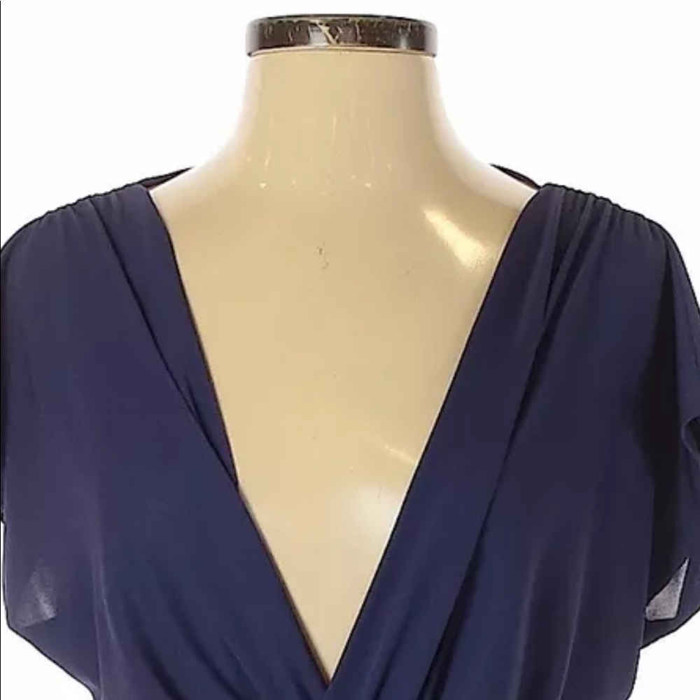 Beautiful draped v-neck draped dress - Picture 2 of 3
